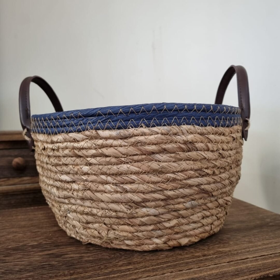 Canasta Mediana Con Detalle Azul