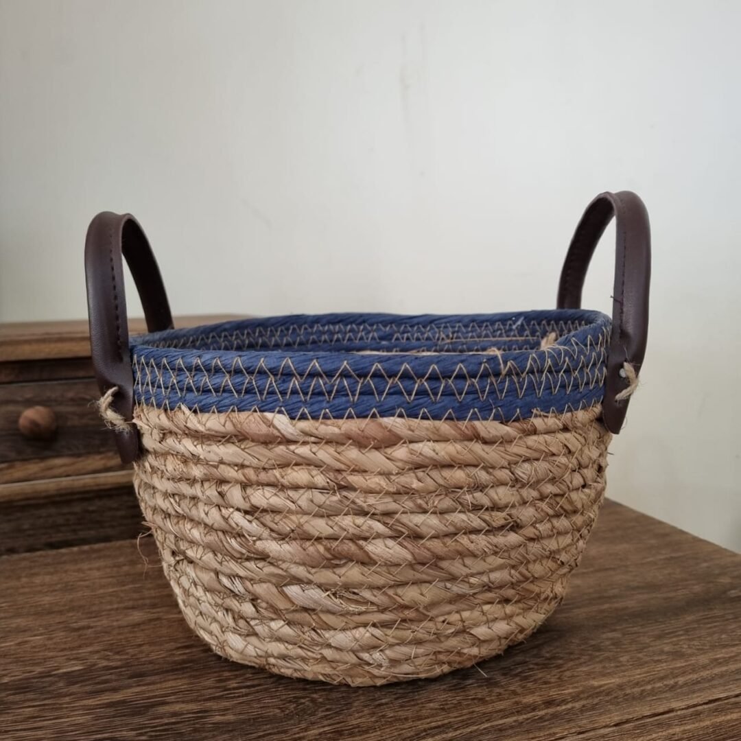 Canasta Con Detalle Azul