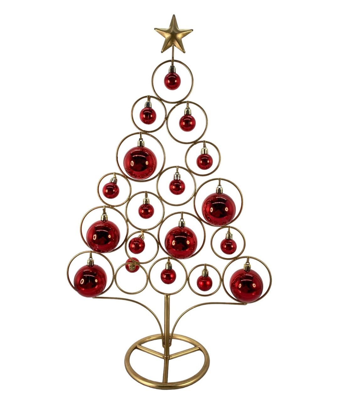Árbol con bolitas rojas