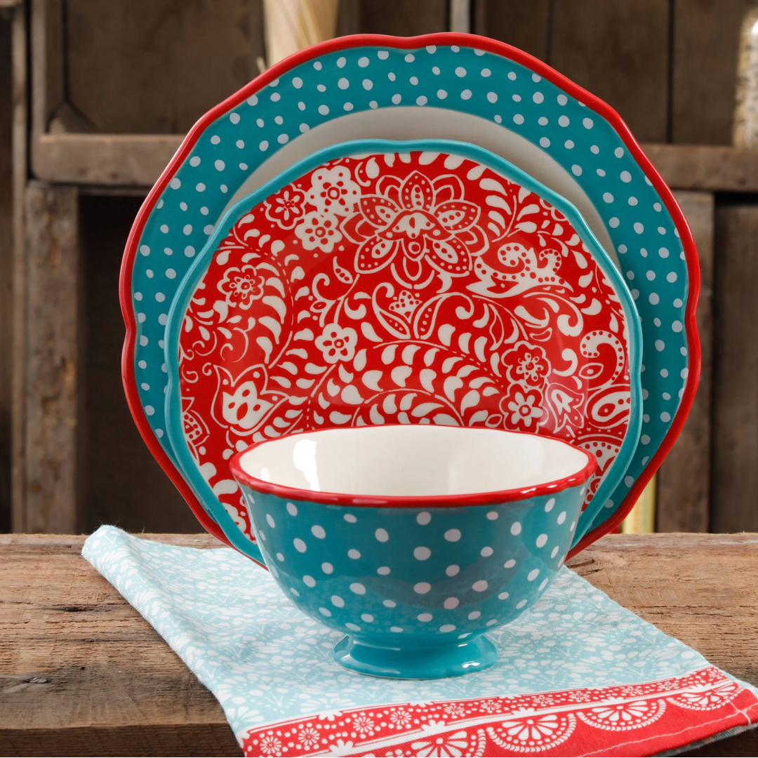 Vajilla turquesa con rojo