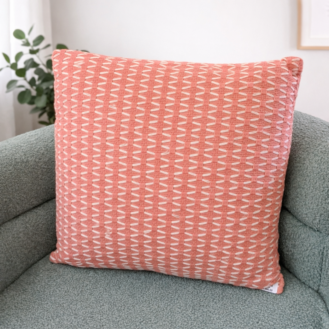 Alternative view of Cojin tejido zig-zag