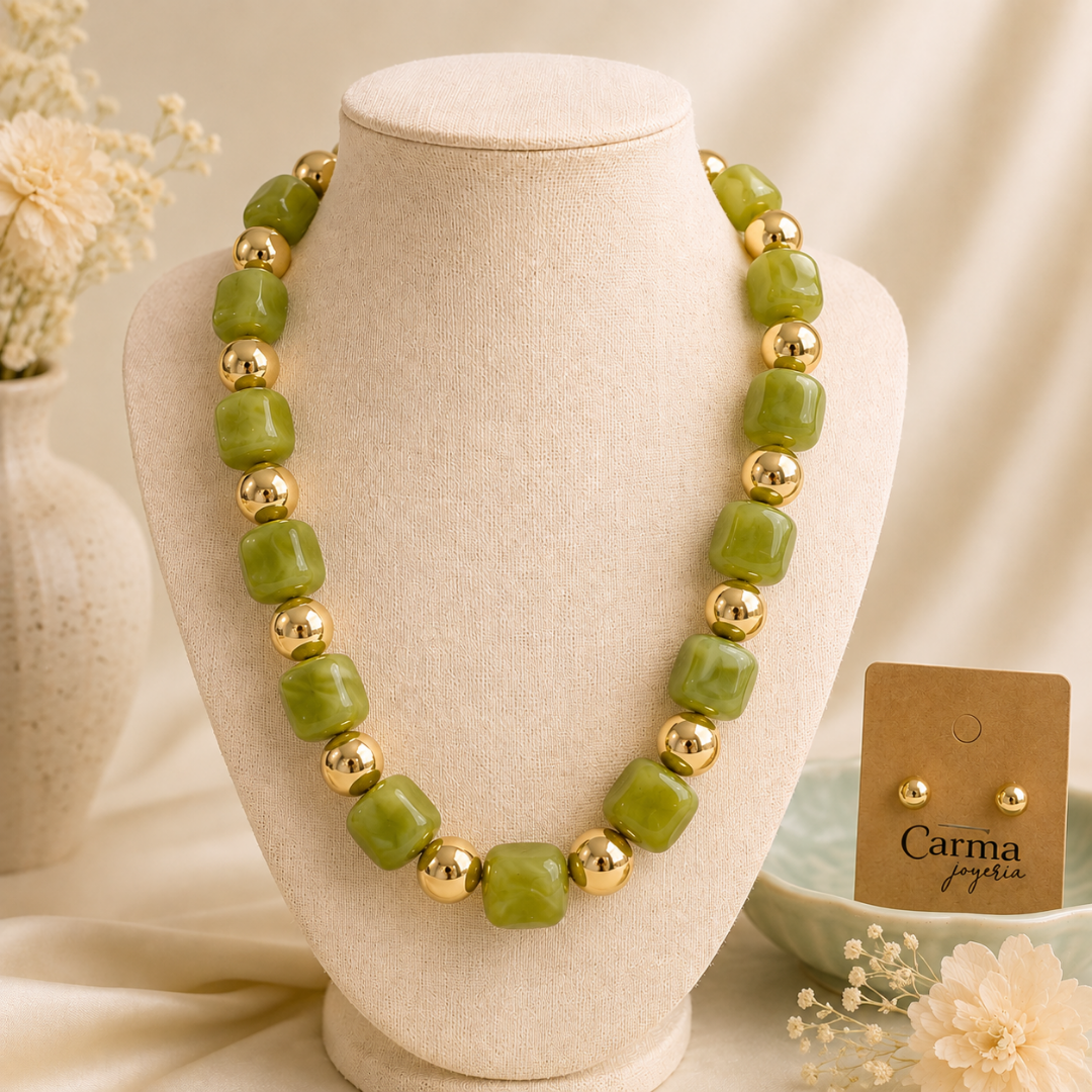 Collar y aretes