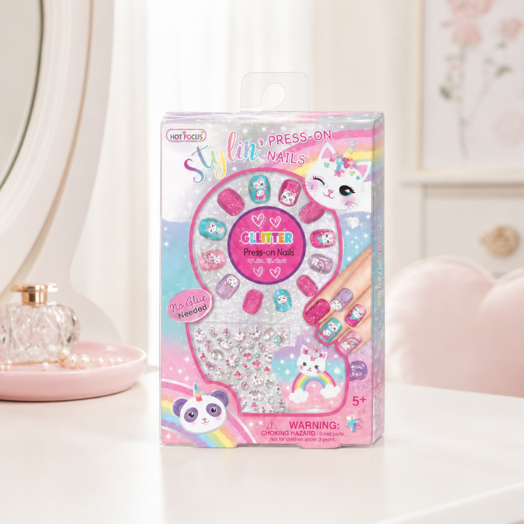 Juego de uñas con srickers gaticornio