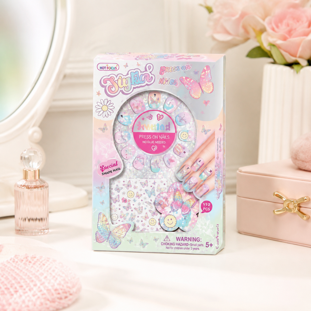 Juego de uñas con sticker mariposa